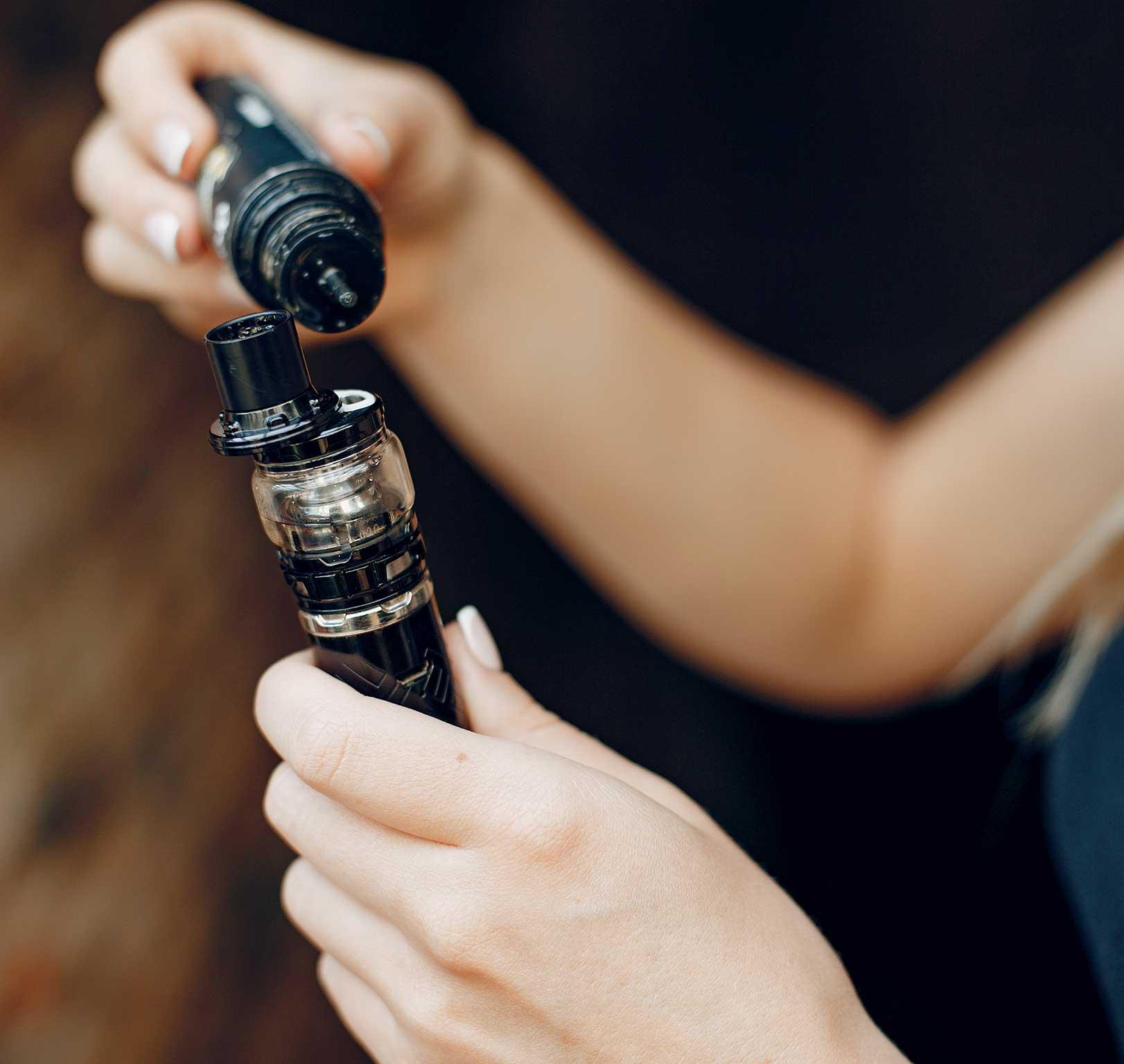 ¿Por qué mi vape parpadea? - Vapeando Ando vape shop