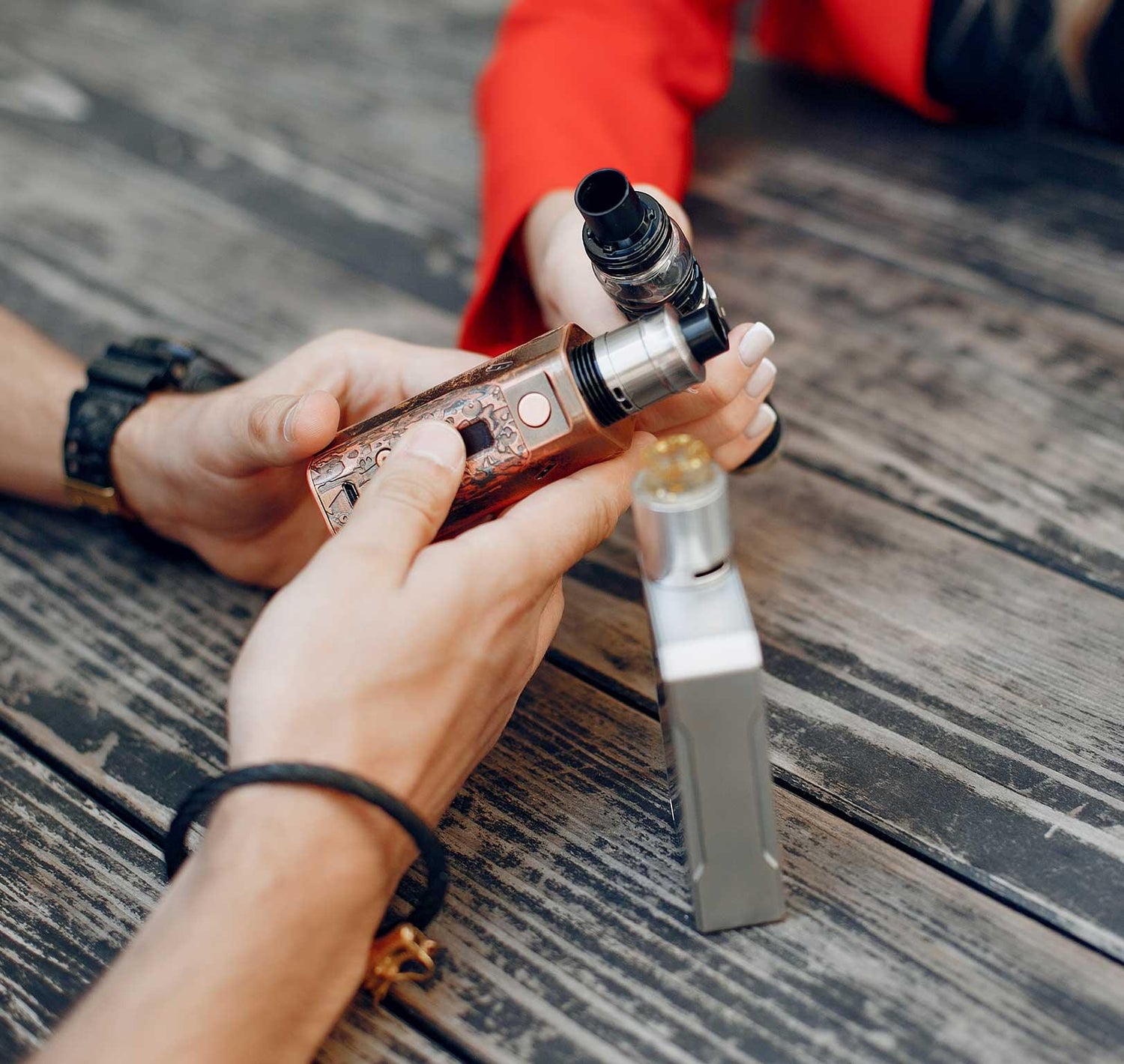 ¿Por qué mi vape sabe a quemado? - Vapeando Ando vape shop